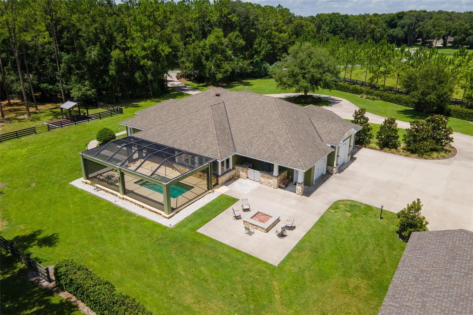 Listing photo id 51 for 10615 104th Circle