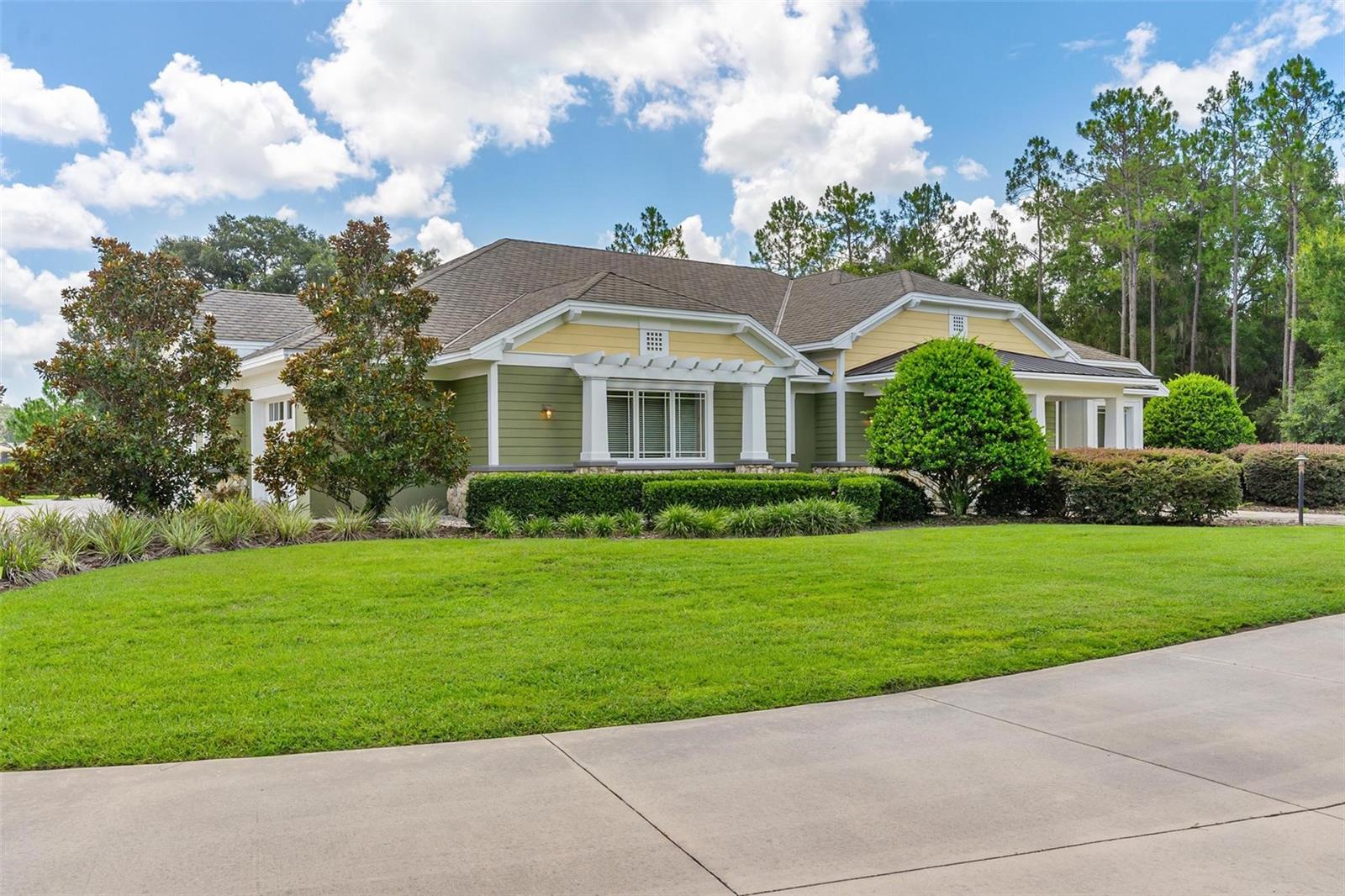 Listing photo id 53 for 10615 104th Circle