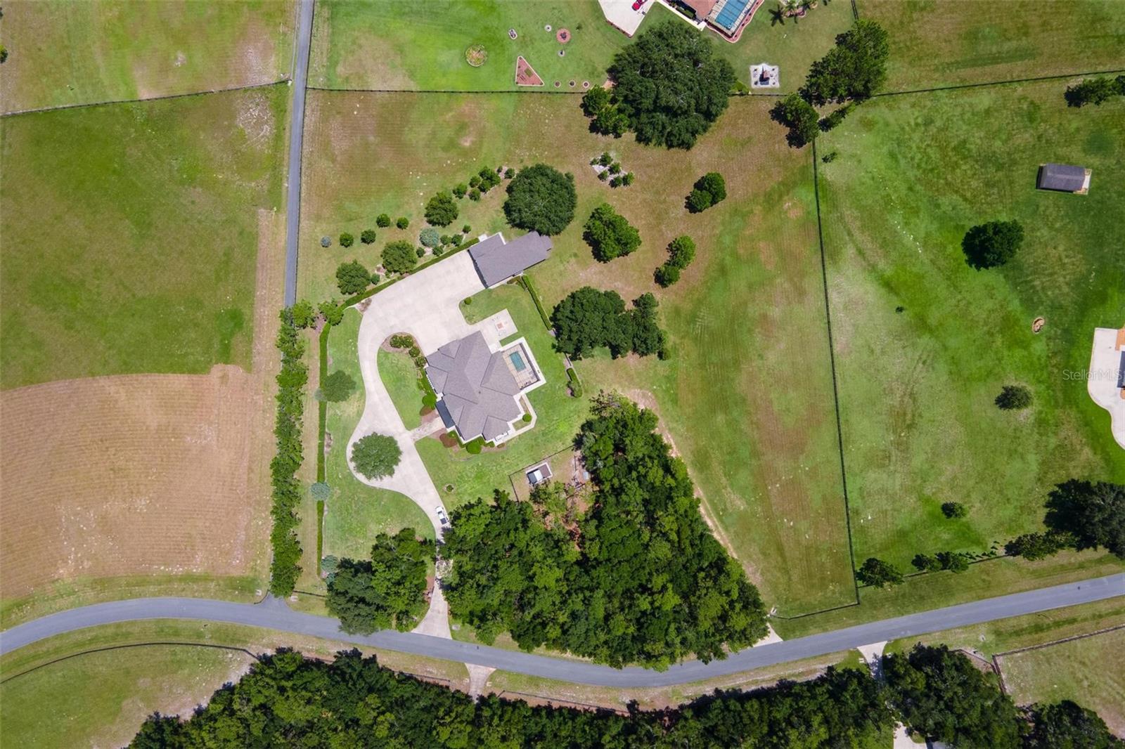 Listing photo id 54 for 10615 104th Circle