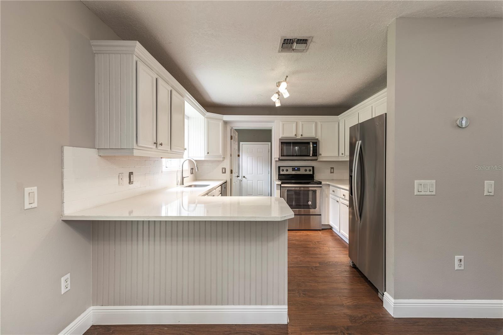 Image 9 of 39 For 411 Cobble Court