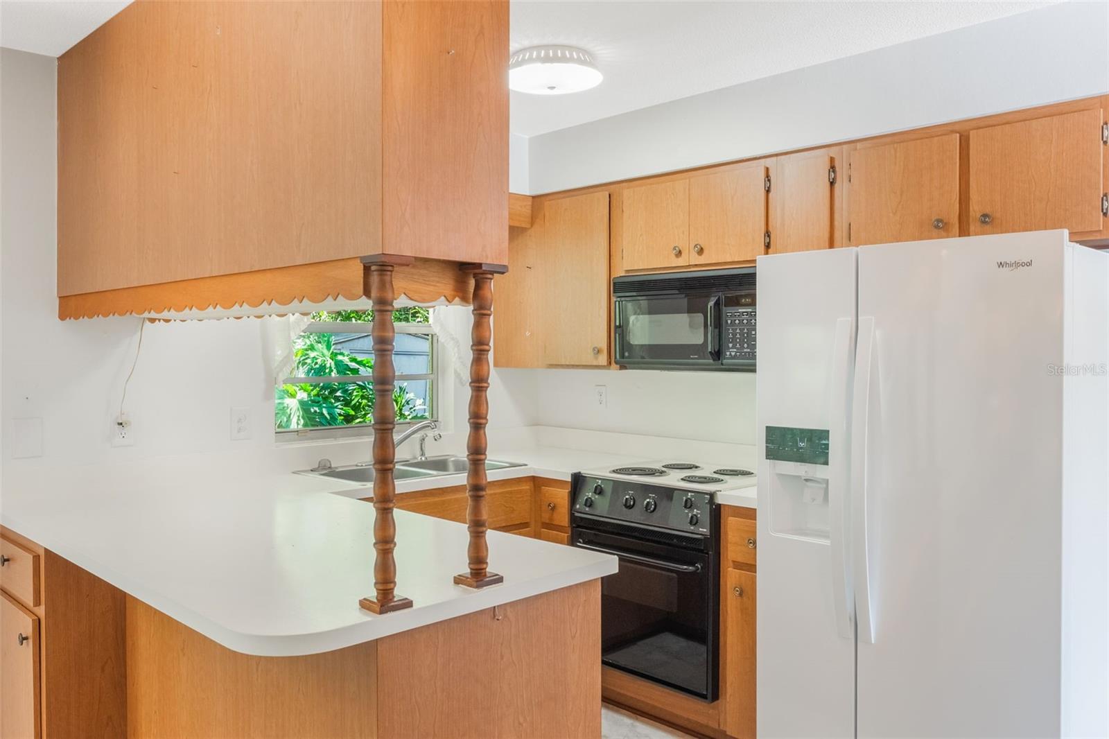 Image 12 of 50 For 75 Sunnyside Drive
