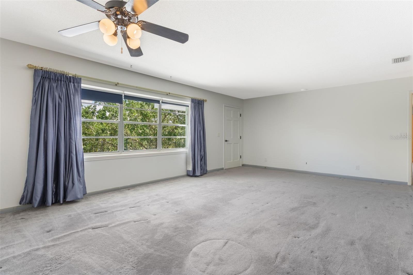 Image 14 of 50 For 75 Sunnyside Drive