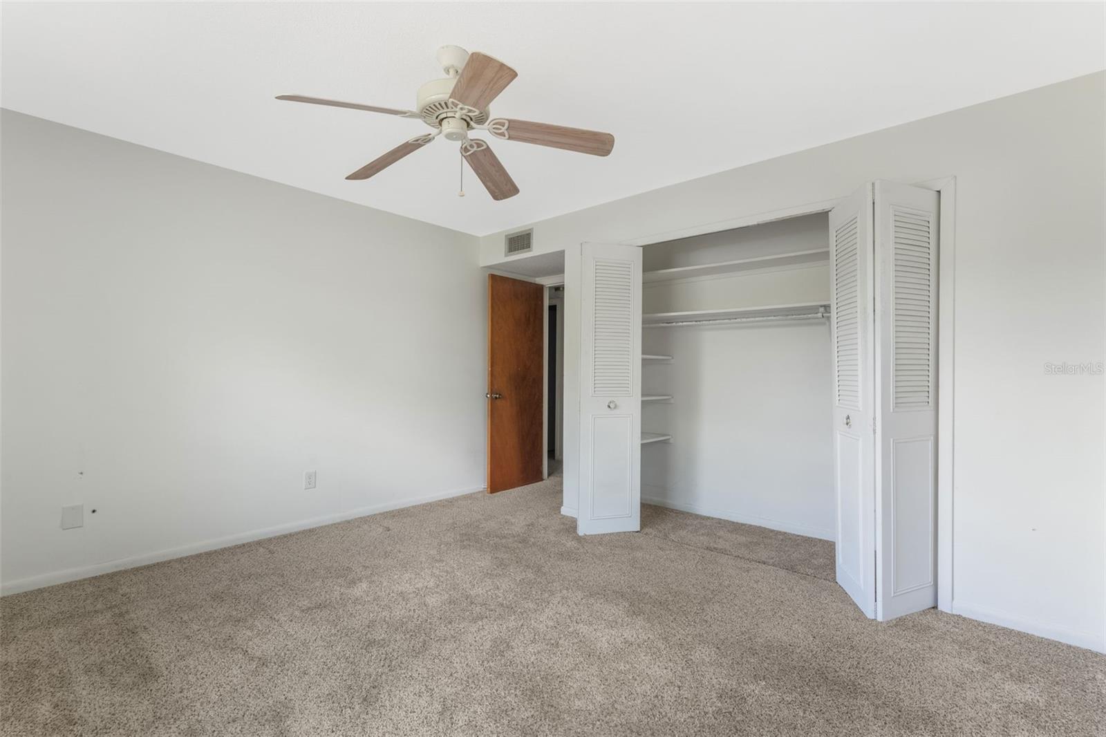 Image 19 of 50 For 75 Sunnyside Drive