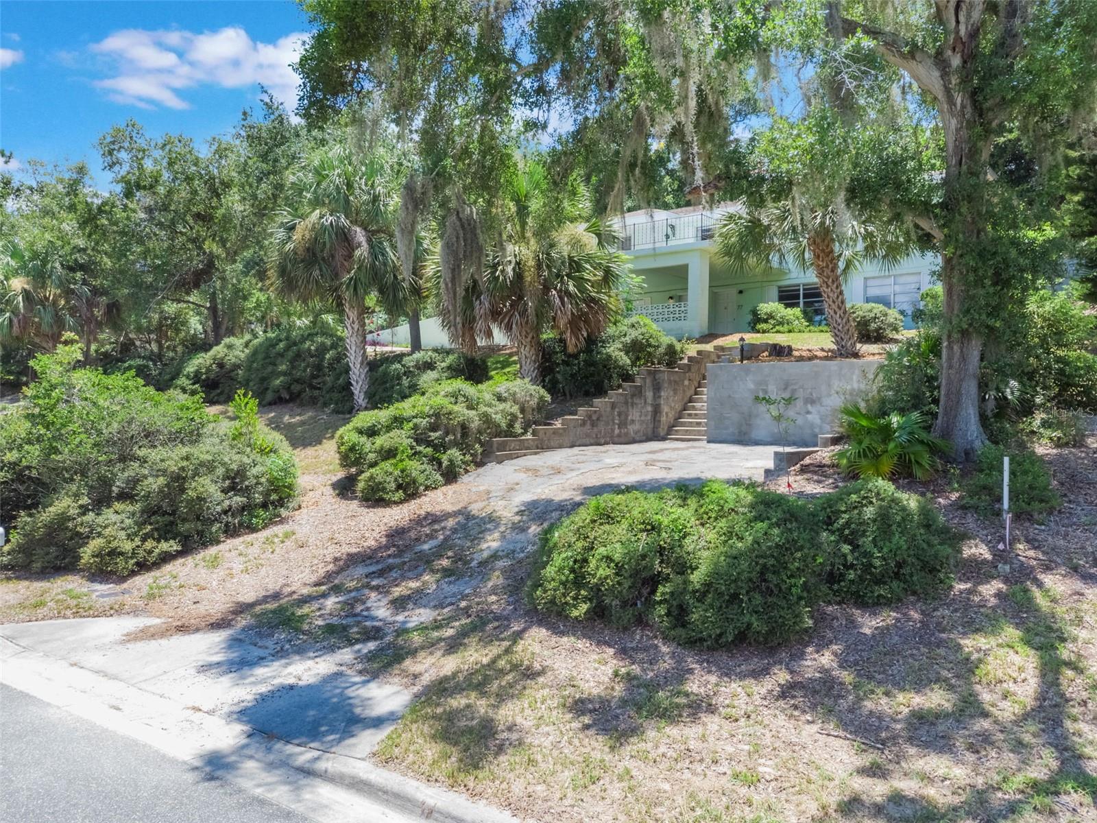 Image 2 of 50 For 75 Sunnyside Drive