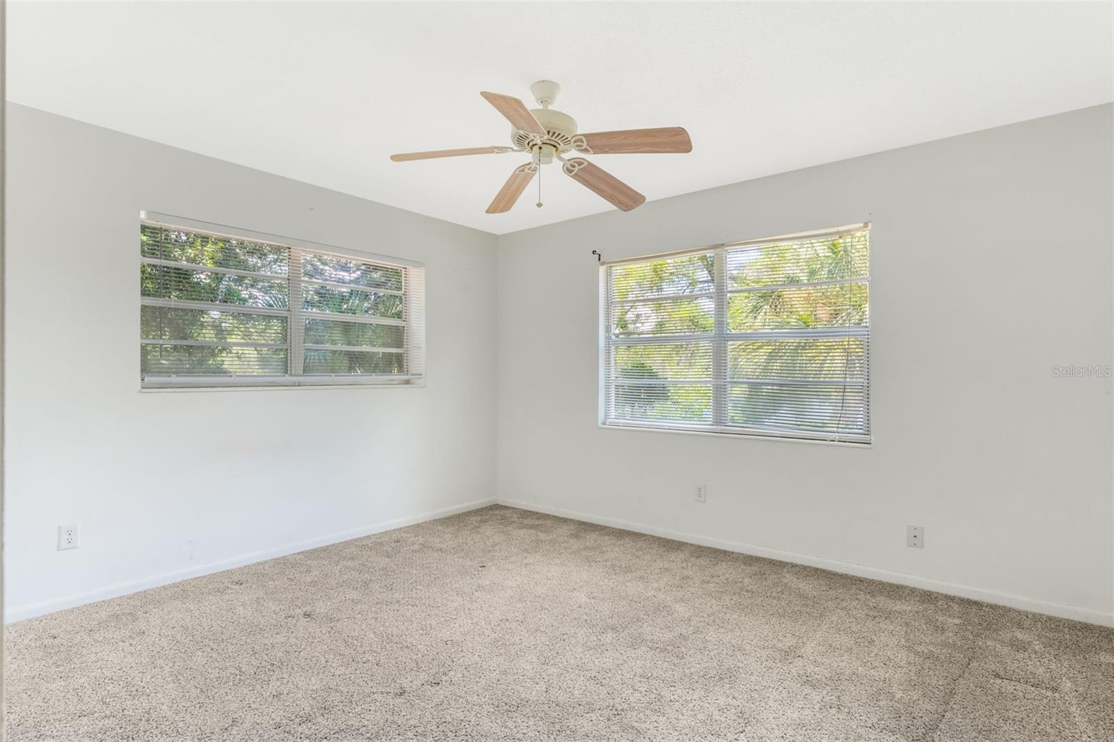 Image 20 of 50 For 75 Sunnyside Drive