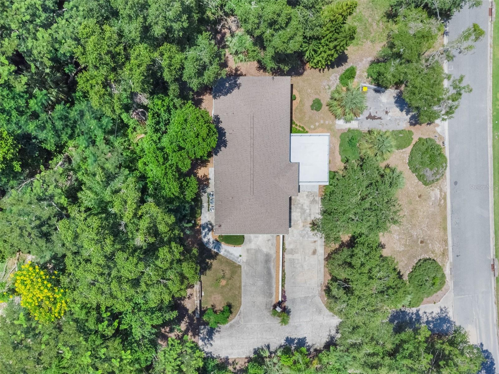 Image 45 of 50 For 75 Sunnyside Drive