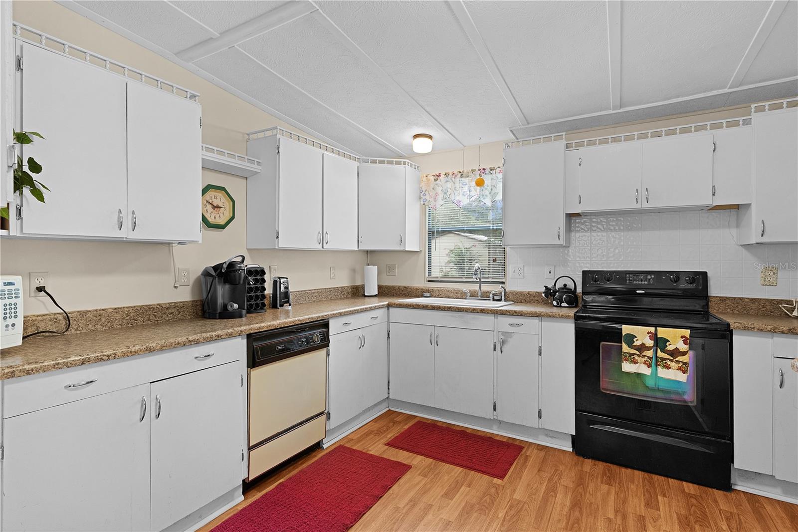 Image 13 of 48 For 14145 93rd Avenue