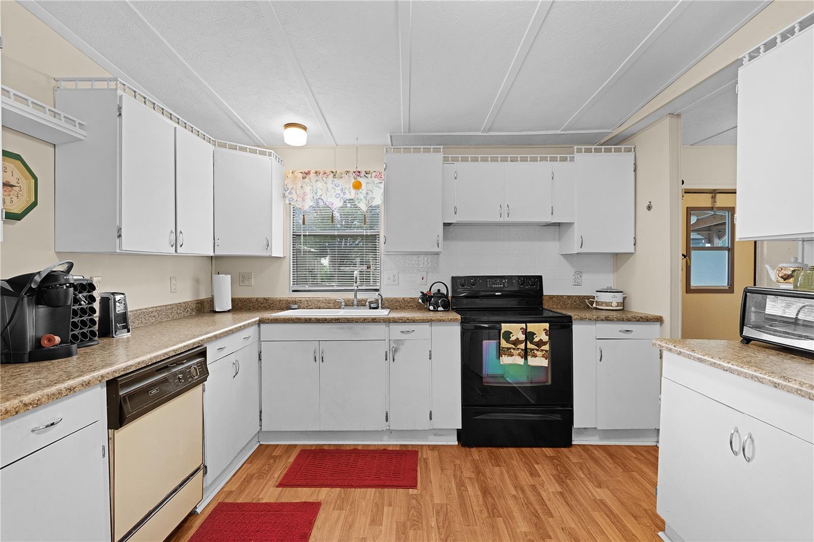 Image 14 of 48 For 14145 93rd Avenue