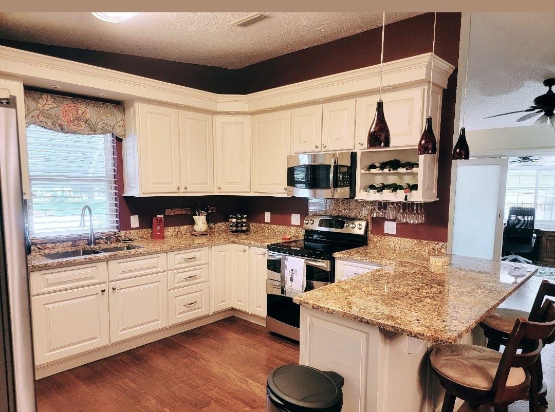 Image 4 of 20 For 704 Bolivar Street