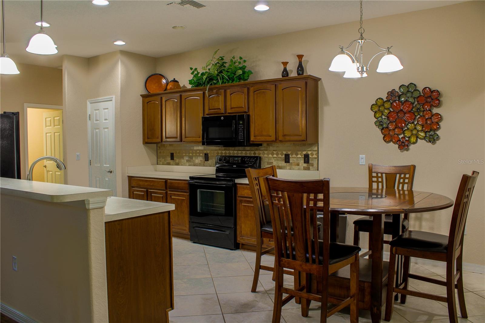 Image 14 of 40 For 23900 Narrowleaf Court