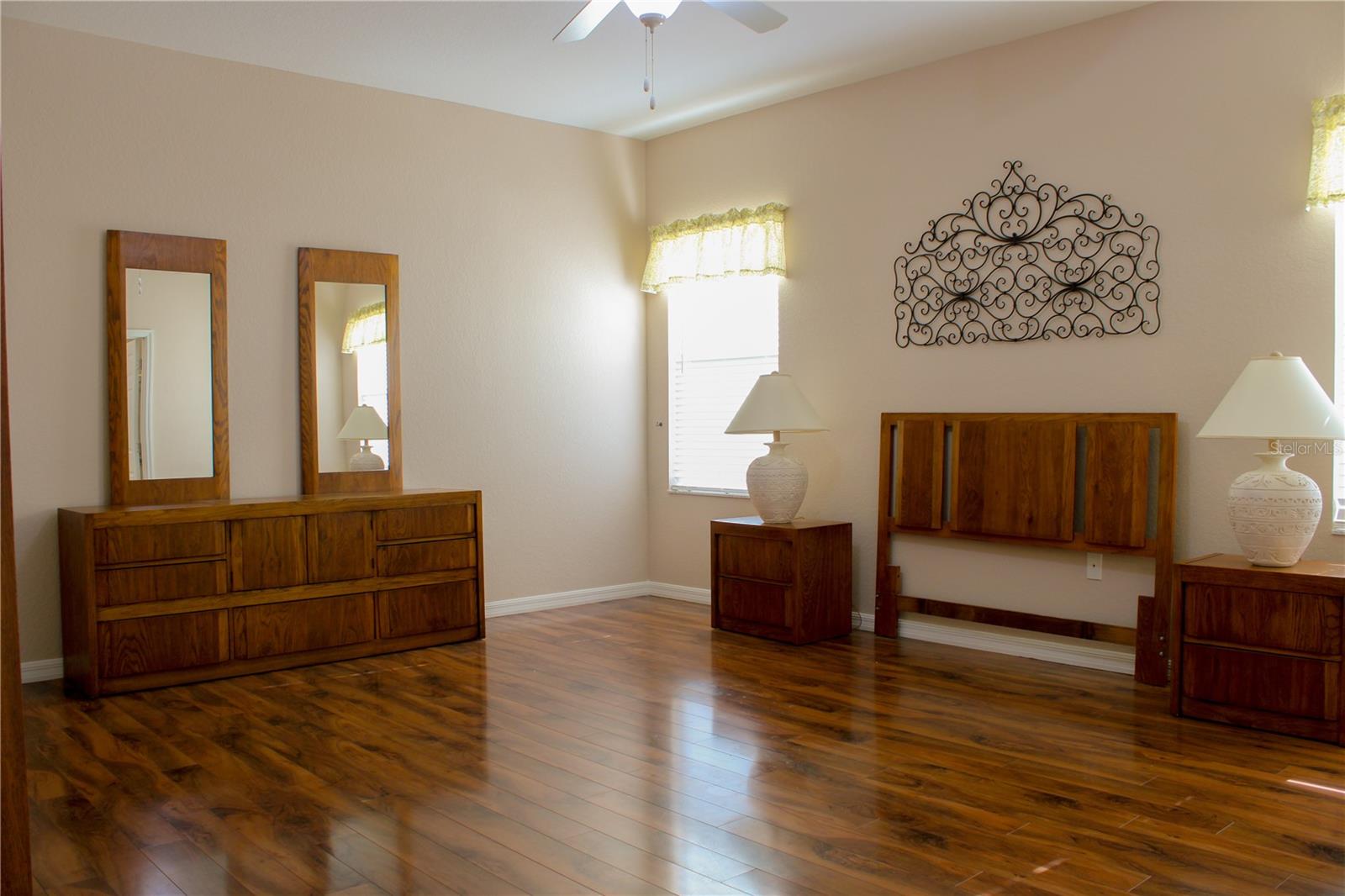 Image 17 of 40 For 23900 Narrowleaf Court