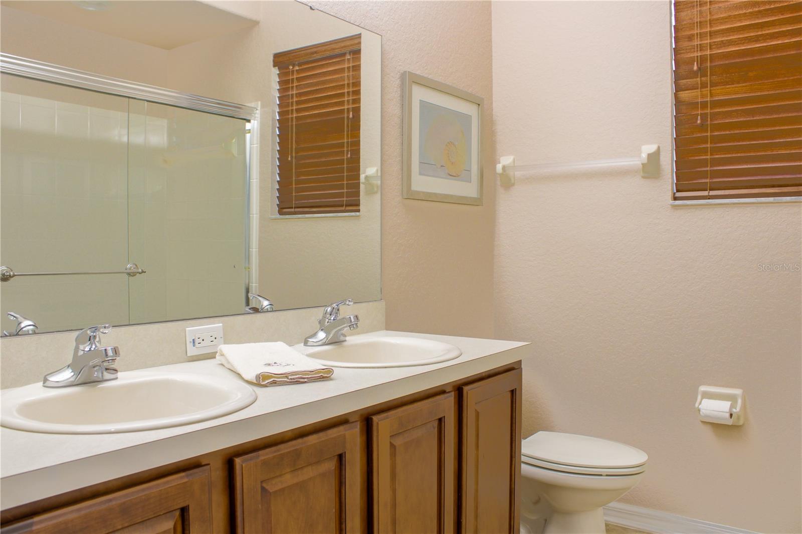 Image 30 of 40 For 23900 Narrowleaf Court