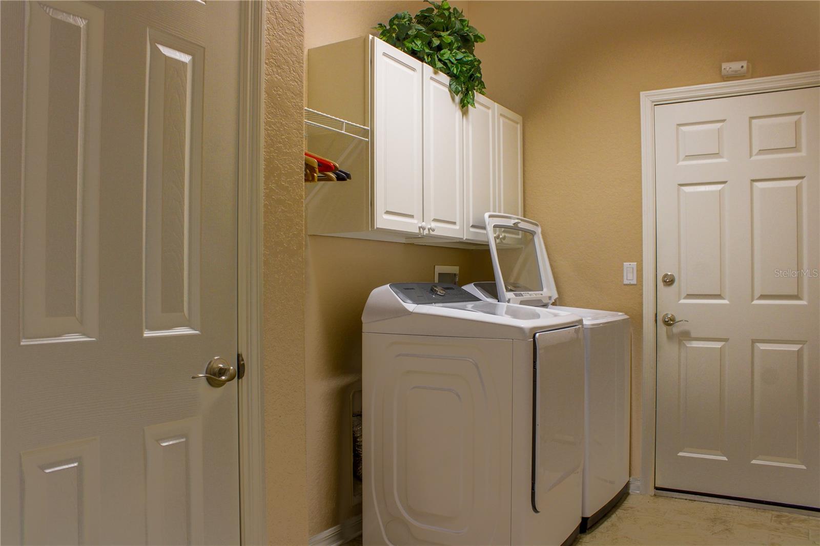Image 31 of 40 For 23900 Narrowleaf Court