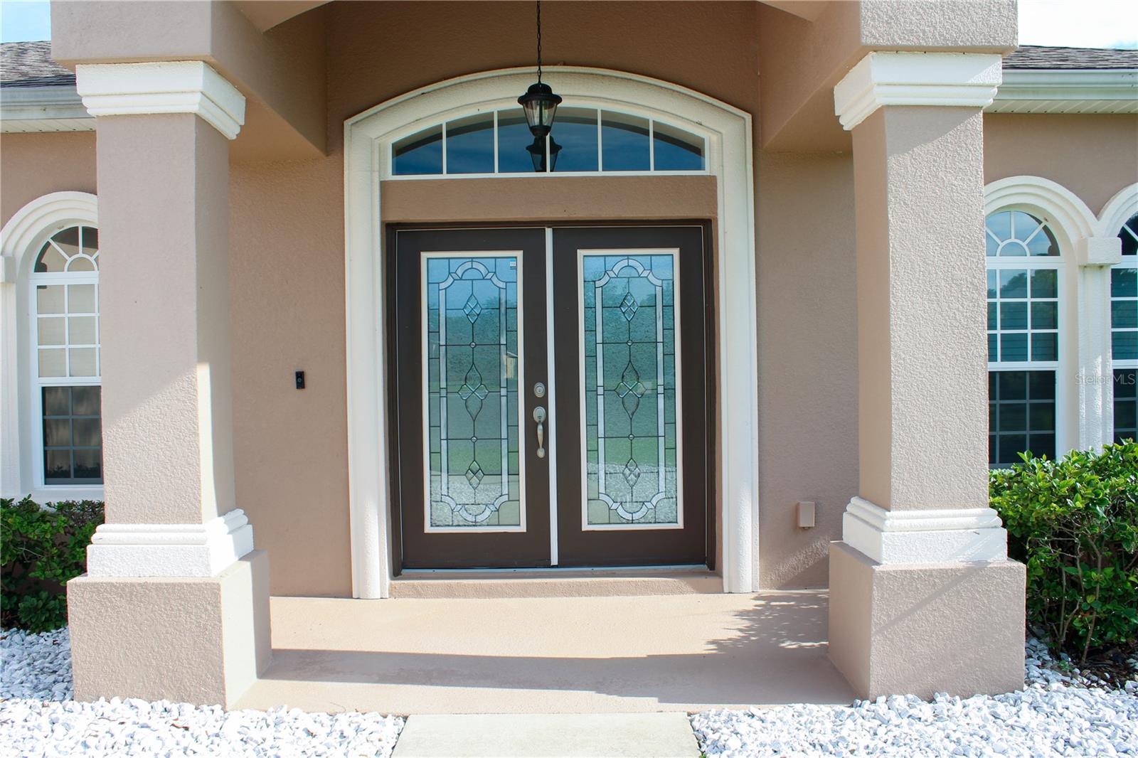 Image 4 of 40 For 23900 Narrowleaf Court
