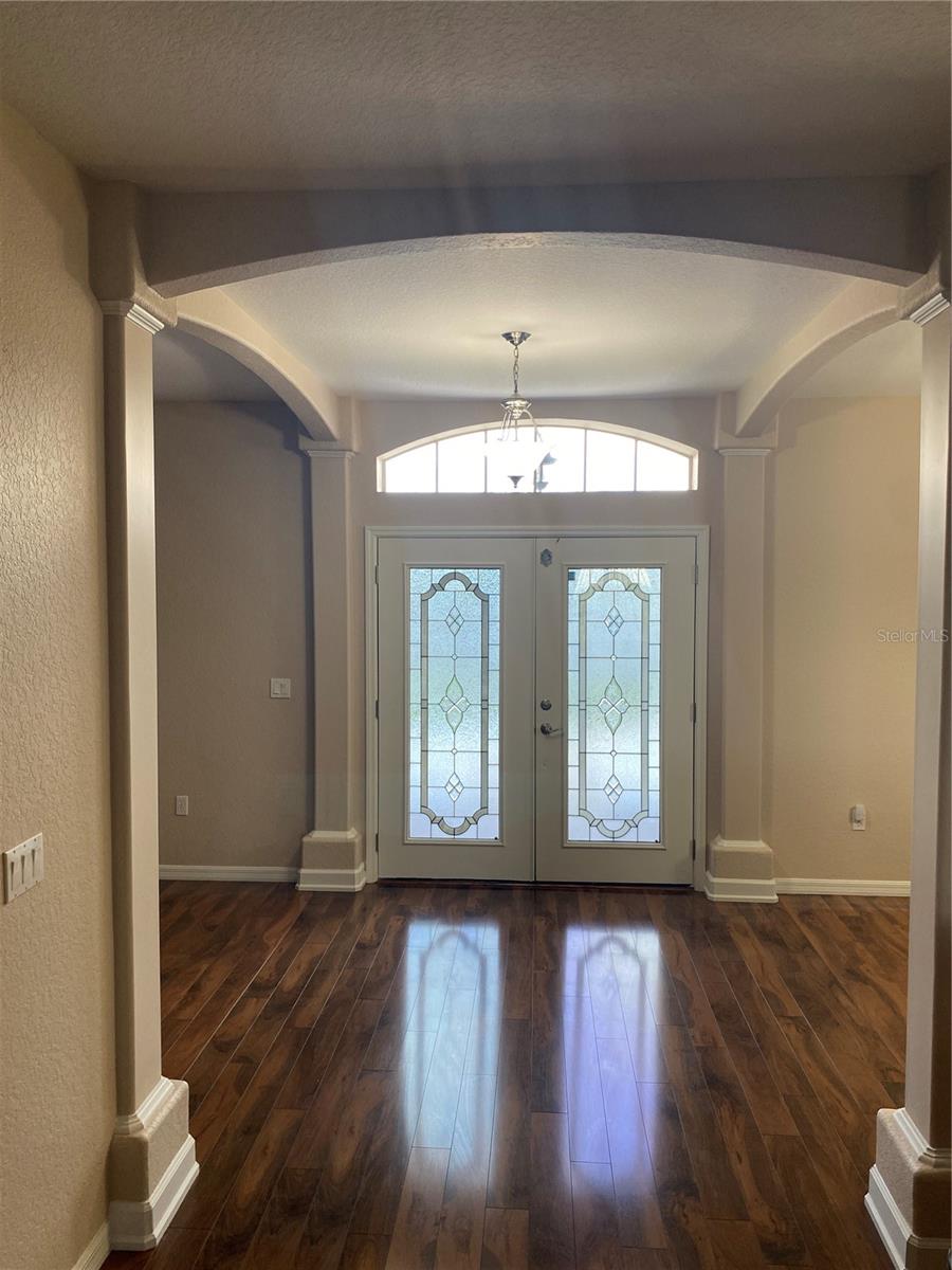 Image 5 of 40 For 23900 Narrowleaf Court