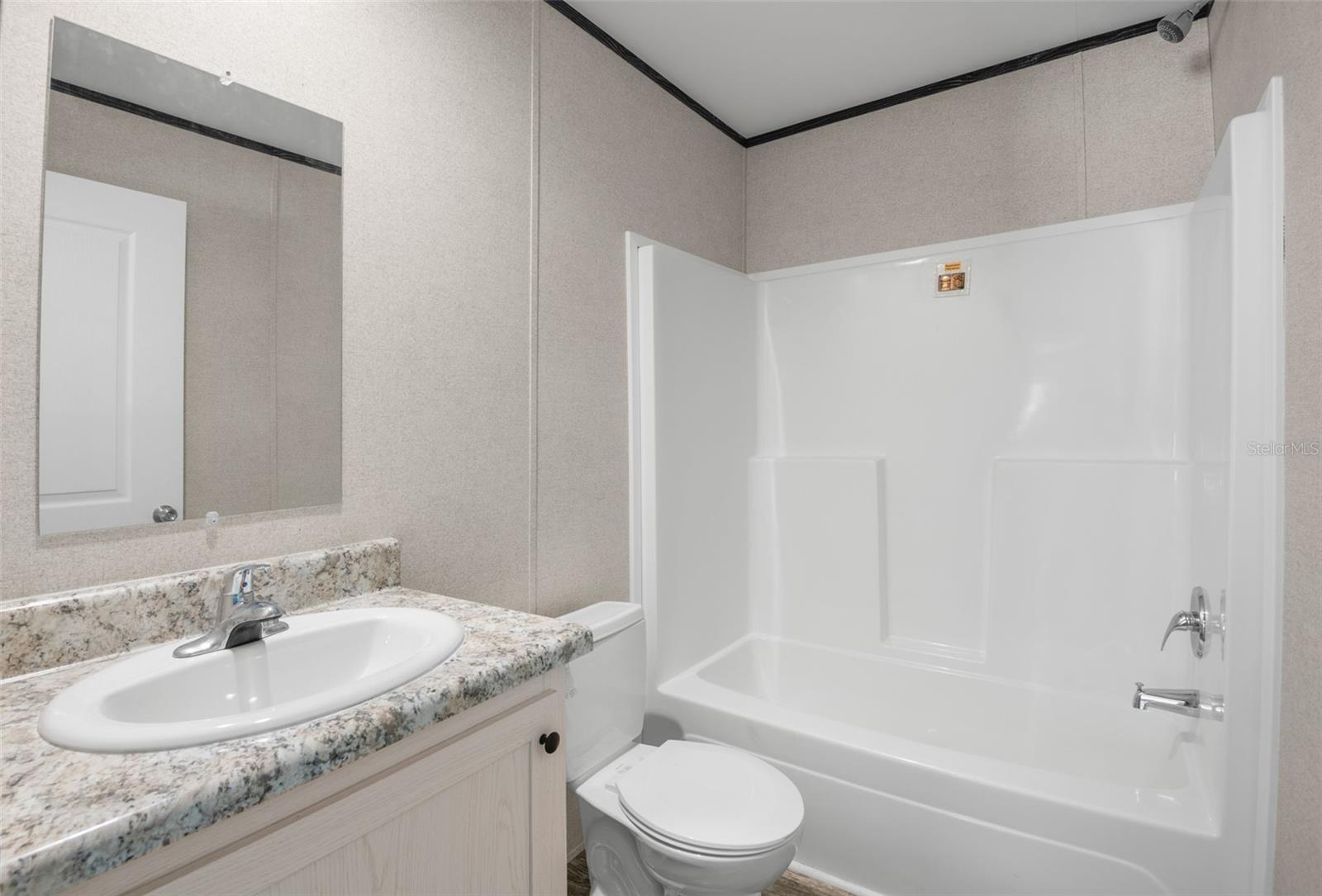 Image 31 of 37 For 15092 Edgewater Avenue