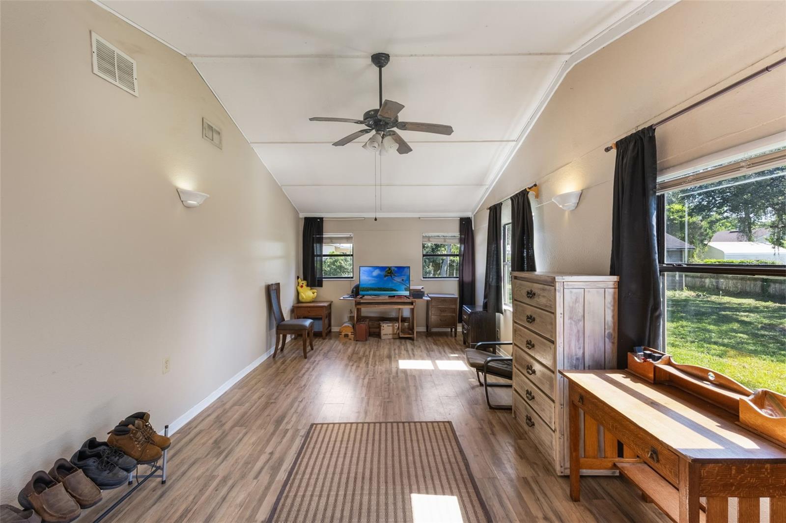 Image 17 of 20 For 2357 Pine Street