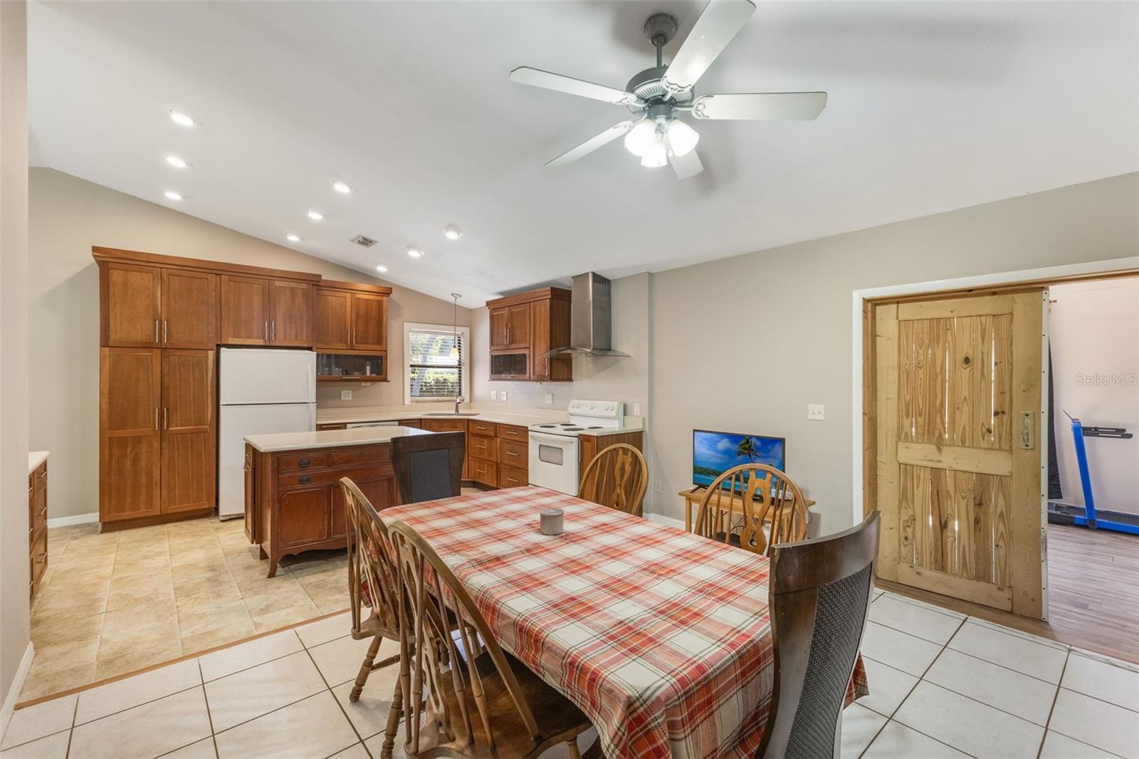 Image 6 of 20 For 2357 Pine Street