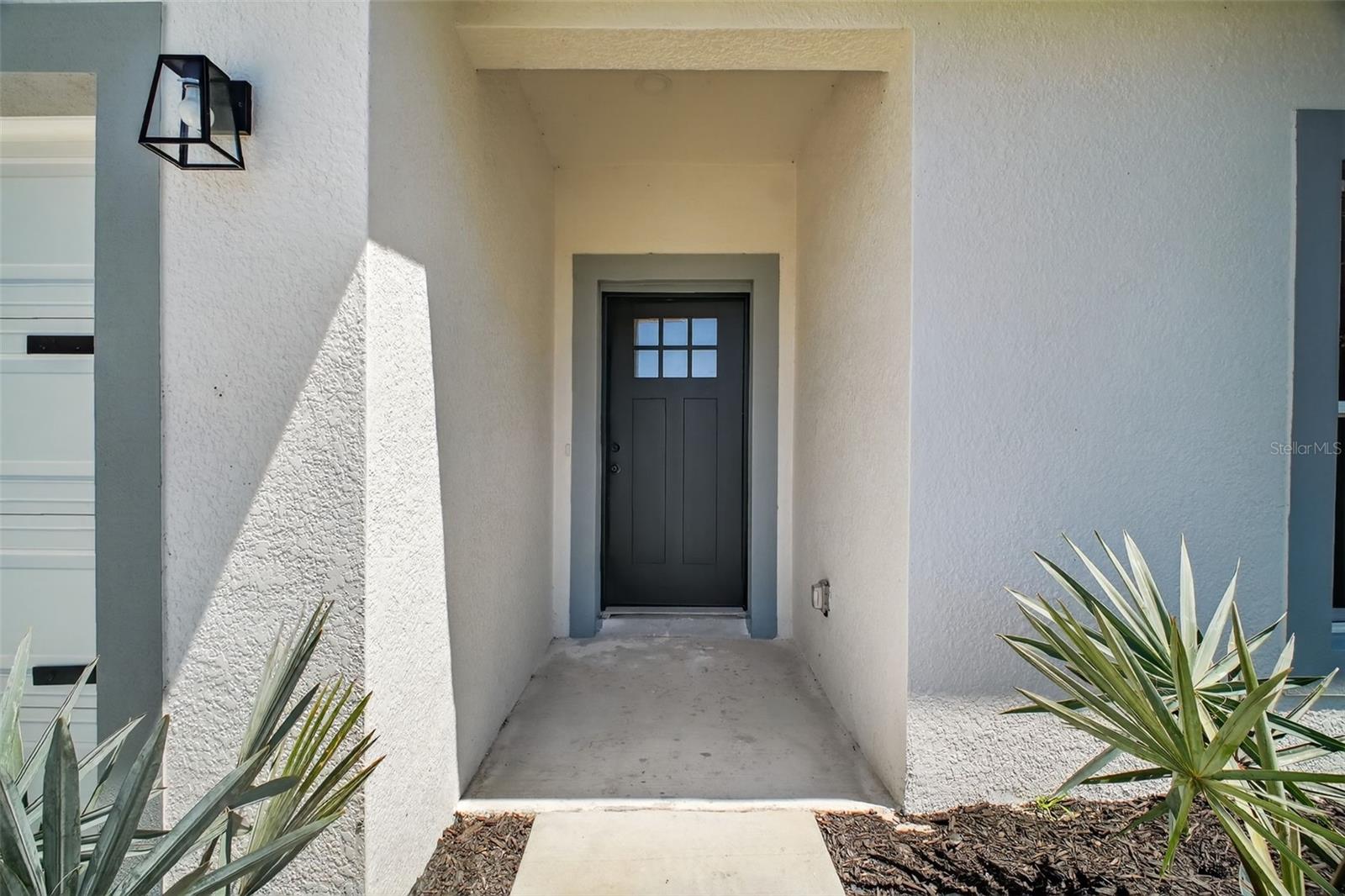 Listing photo id 0 for 89 Fariway Circle