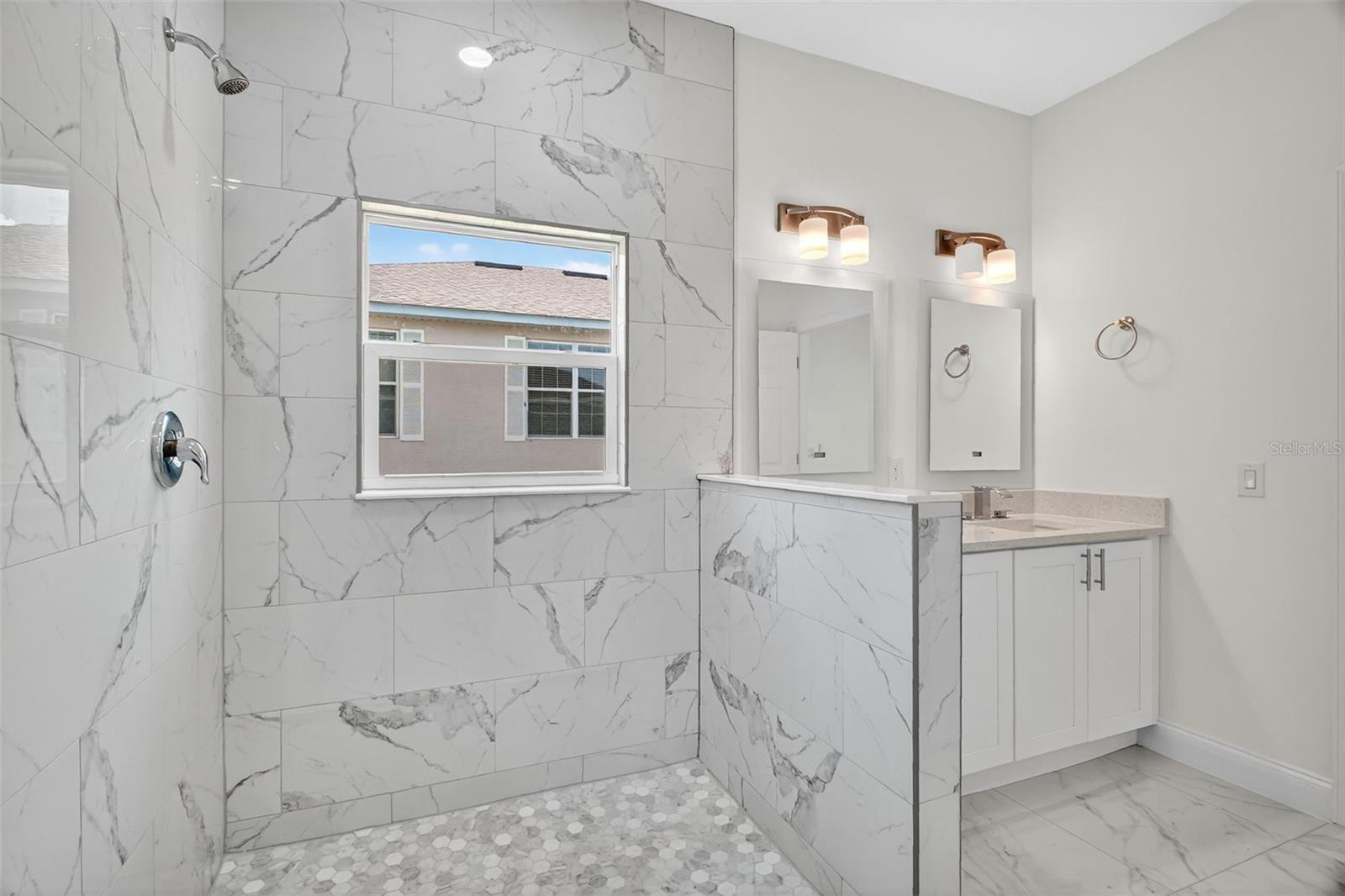 Listing photo id 7 for 89 Fariway Circle