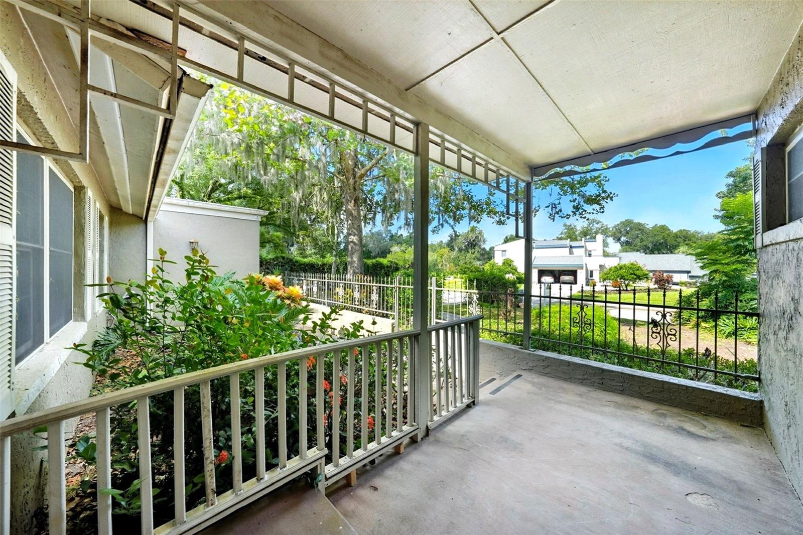 Image 4 of 31 For 549 Karen Avenue
