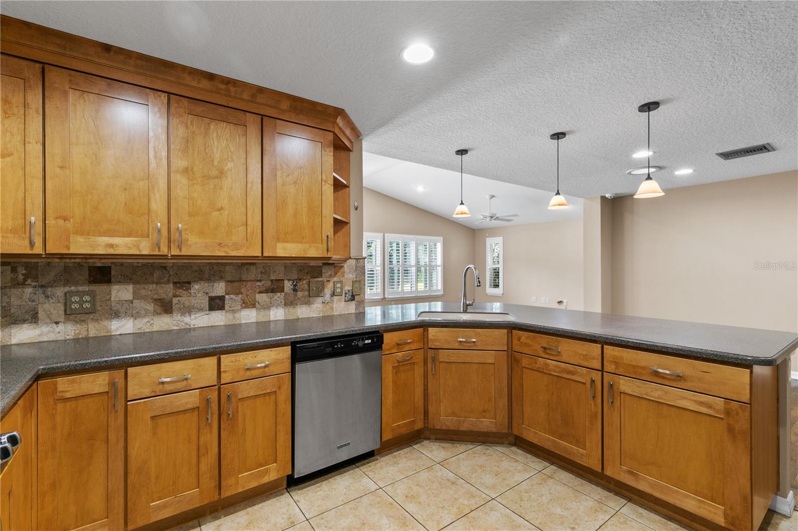 Image 12 of 46 For 2117 Suzanne Drive