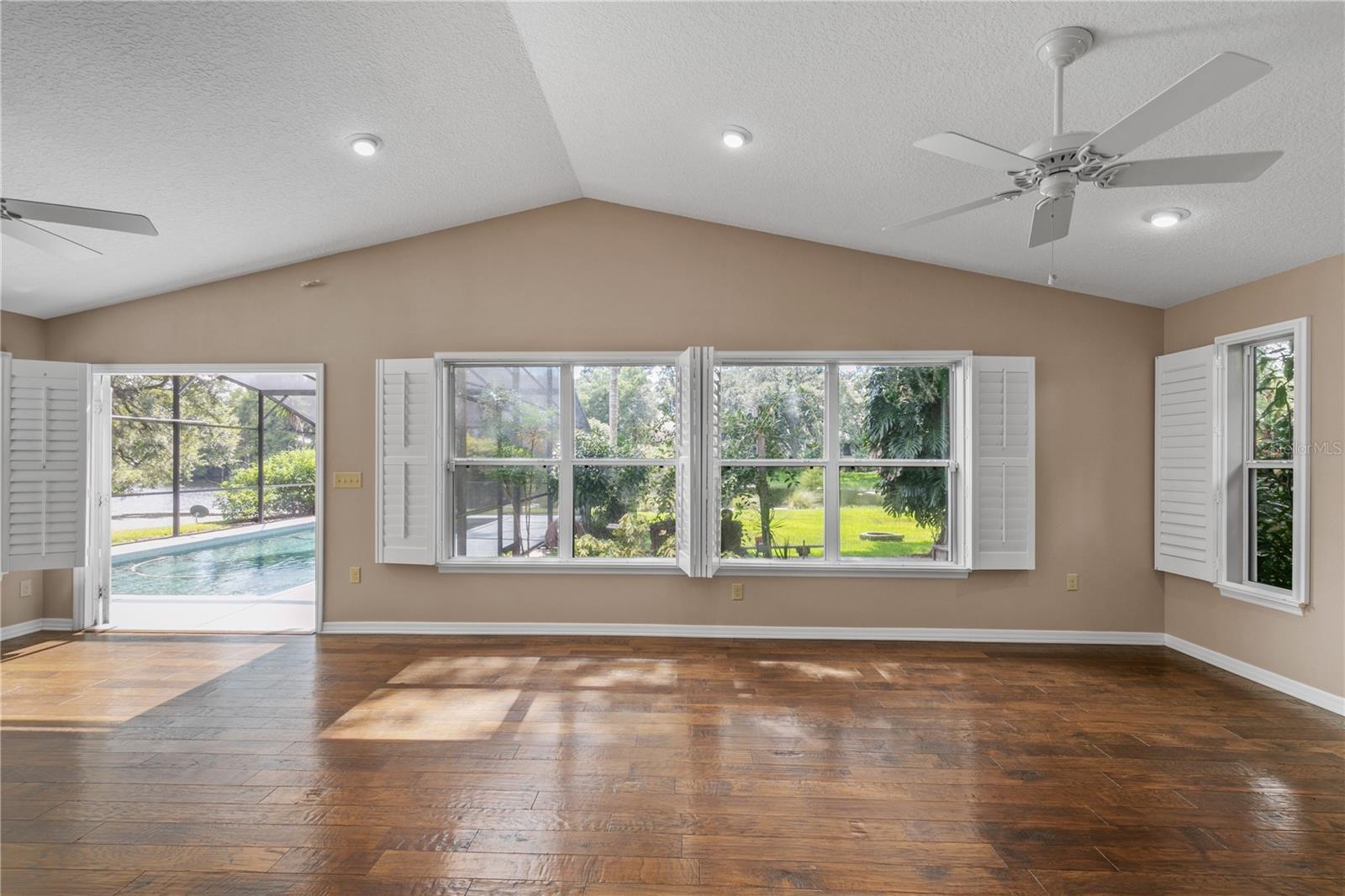 Image 7 of 46 For 2117 Suzanne Drive