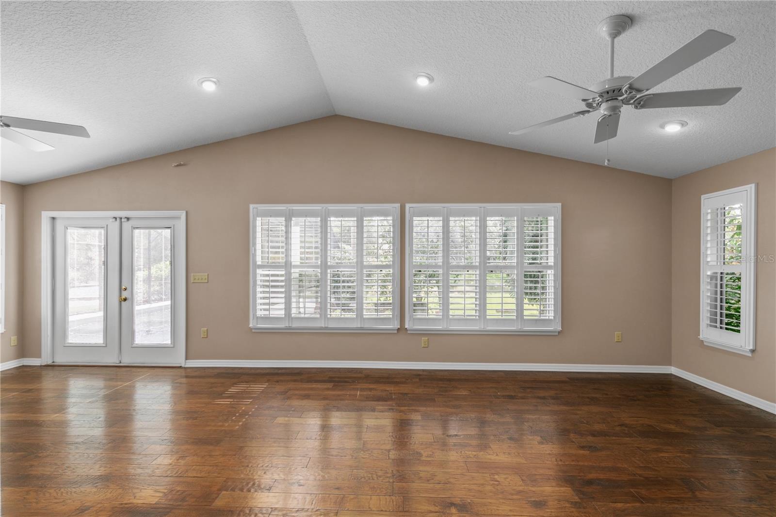 Image 8 of 46 For 2117 Suzanne Drive