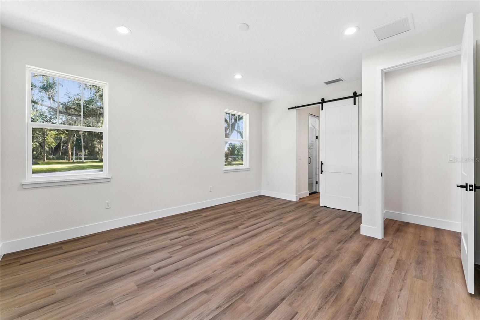 Image 30 of 61 For 615 Leconte Street