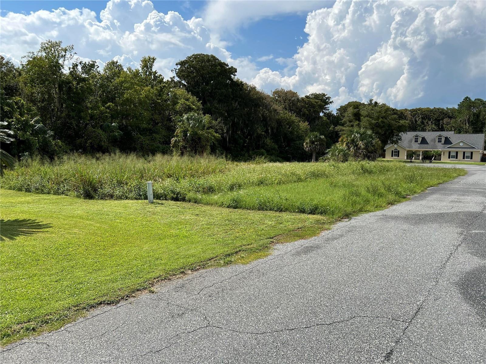 Image 4 of 9 For Redtree Drive