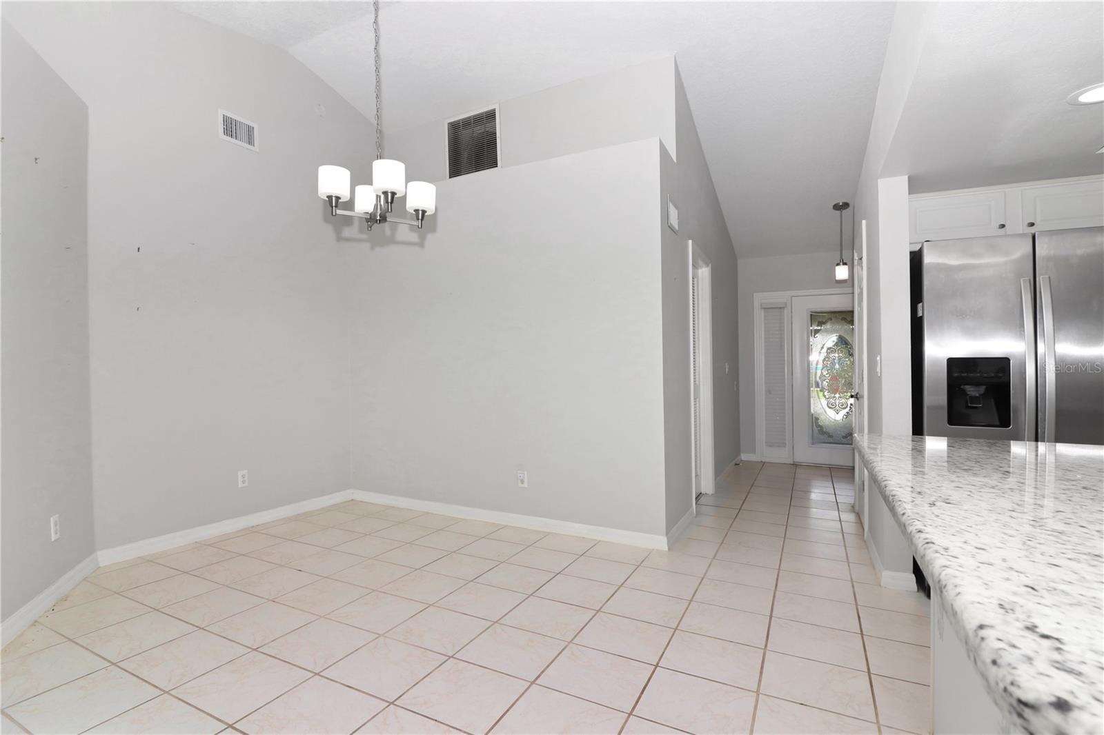 Image 11 of 45 For 21605 King Henry Avenue
