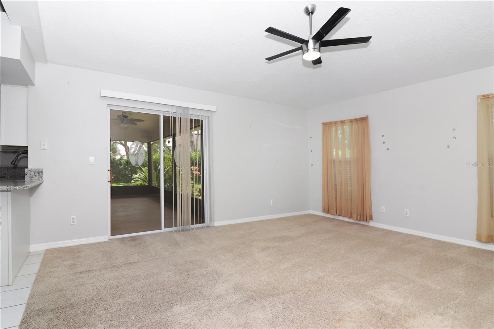 Image 12 of 45 For 21605 King Henry Avenue