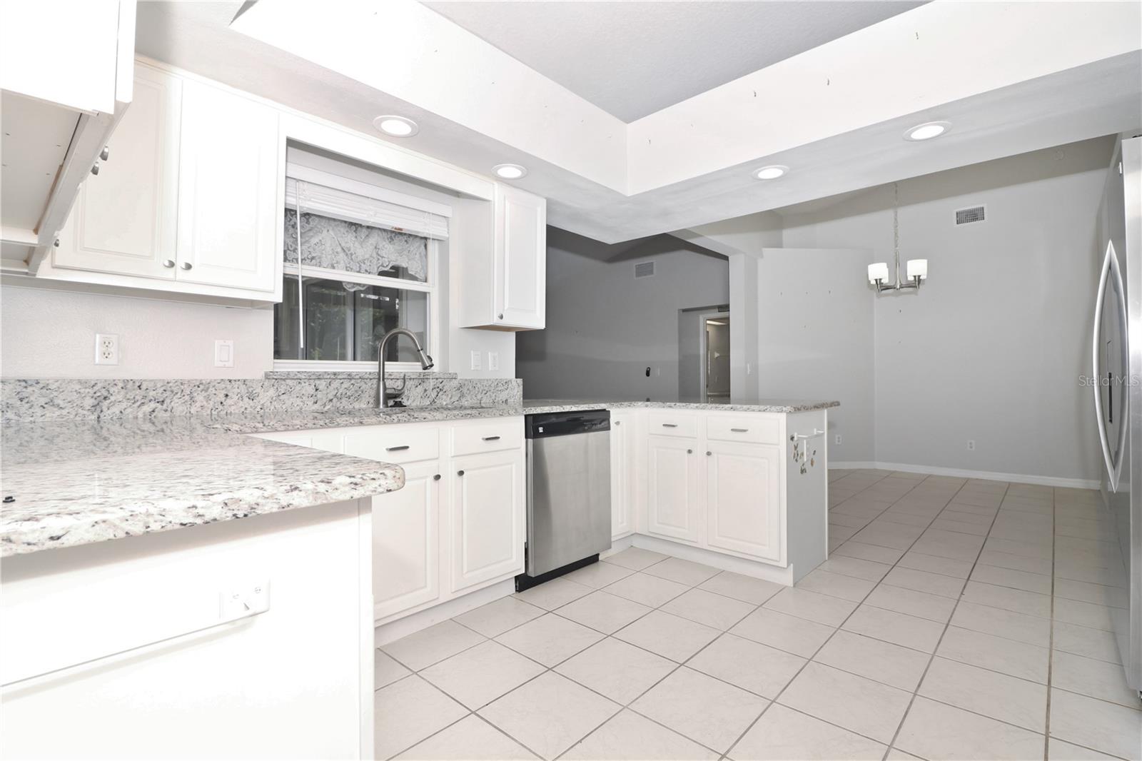 Image 9 of 45 For 21605 King Henry Avenue