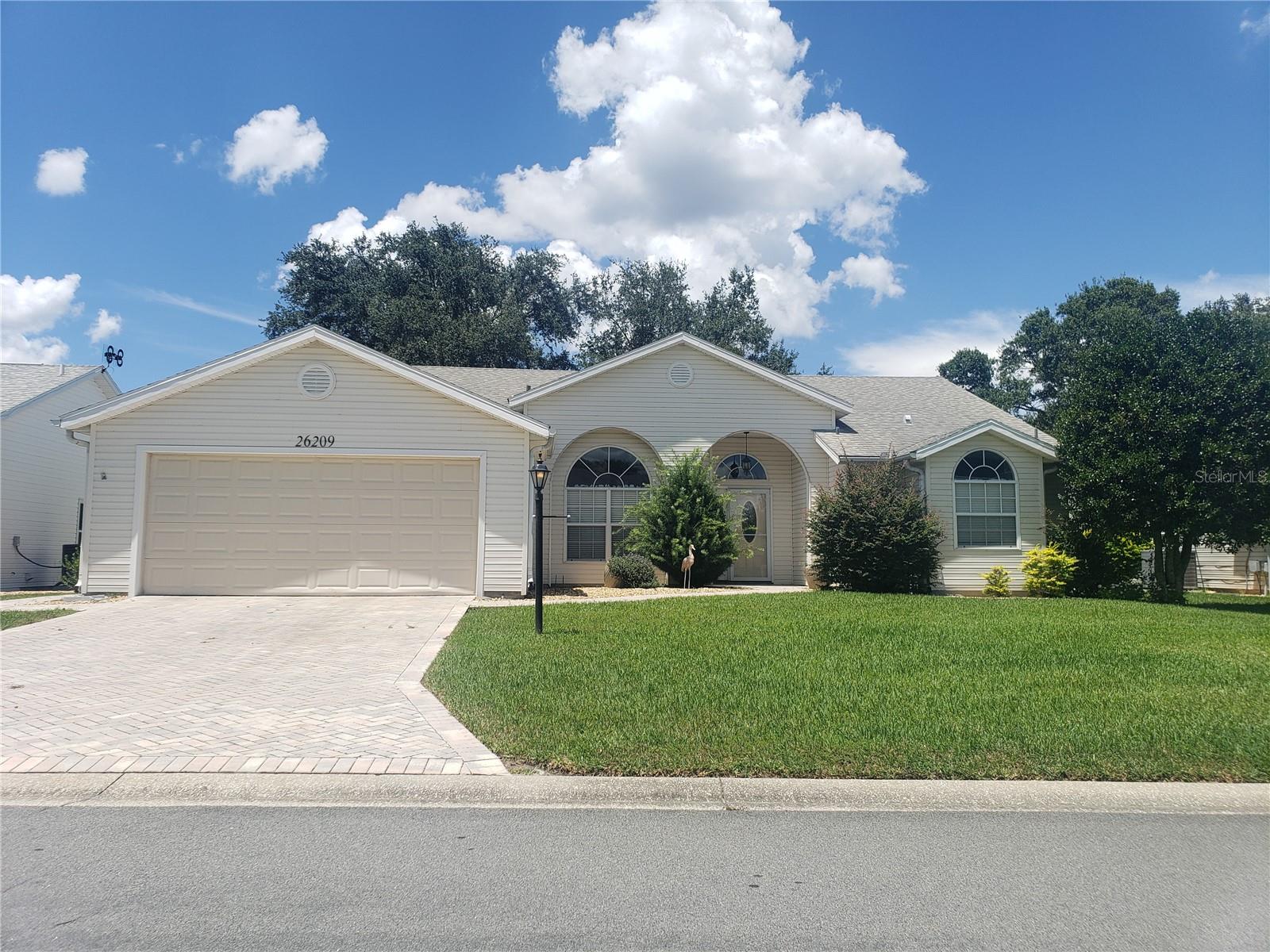 Listing Details for 26209 Glen Eagle Drive, LEESBURG, FL 34748