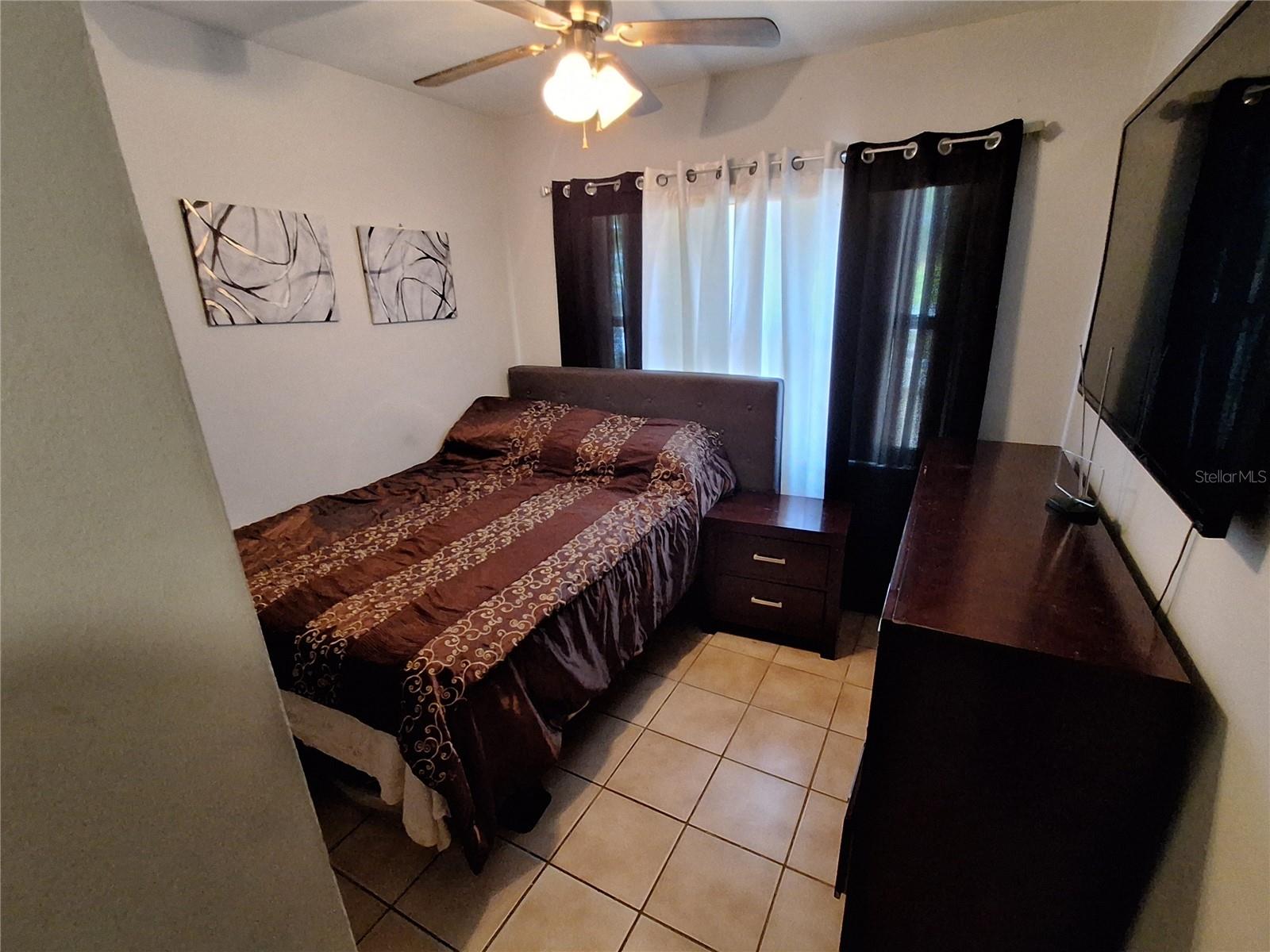 Image 9 of 34 For 4930 Hernandes Drive
