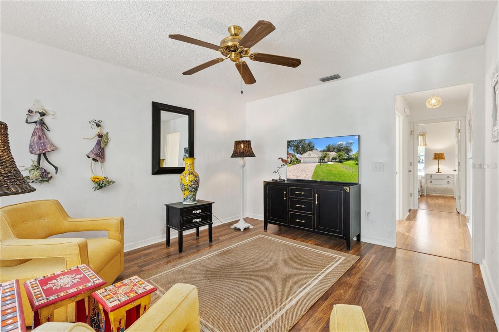 Image 19 of 40 For 501 Herrera Court