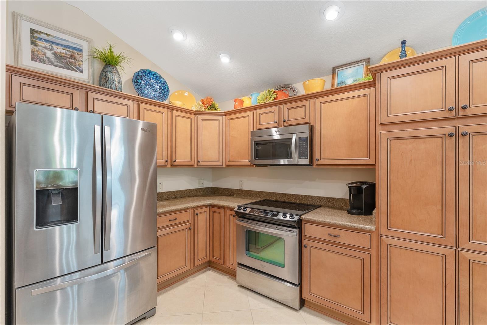 Listing photo id 12 for 3348 Queensway Terrace