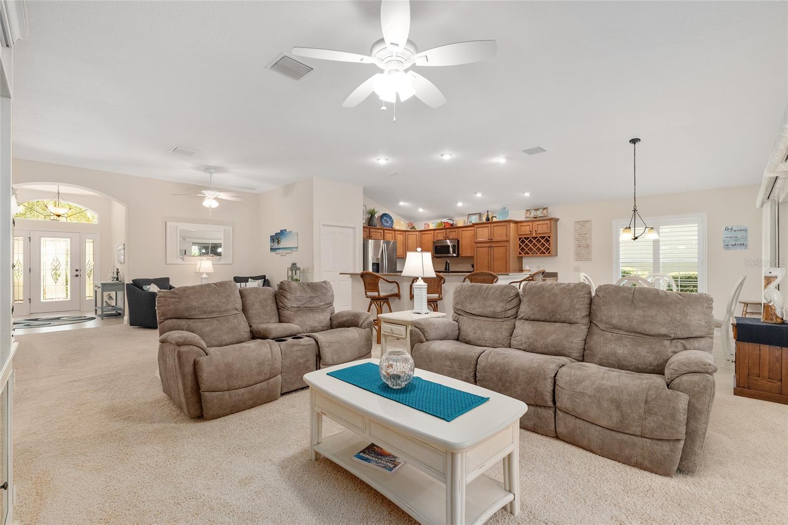 Listing photo id 21 for 3348 Queensway Terrace