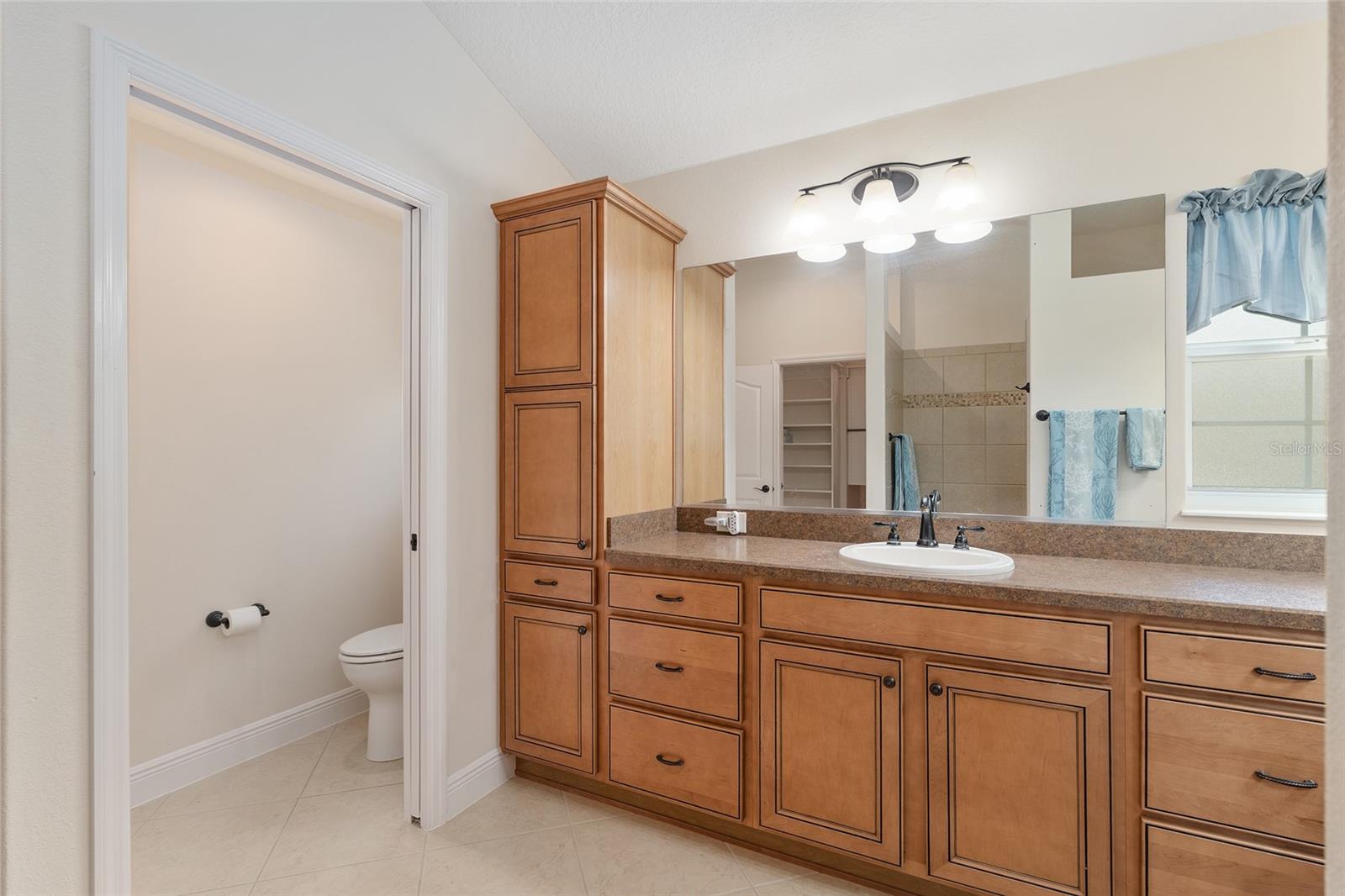 Listing photo id 26 for 3348 Queensway Terrace