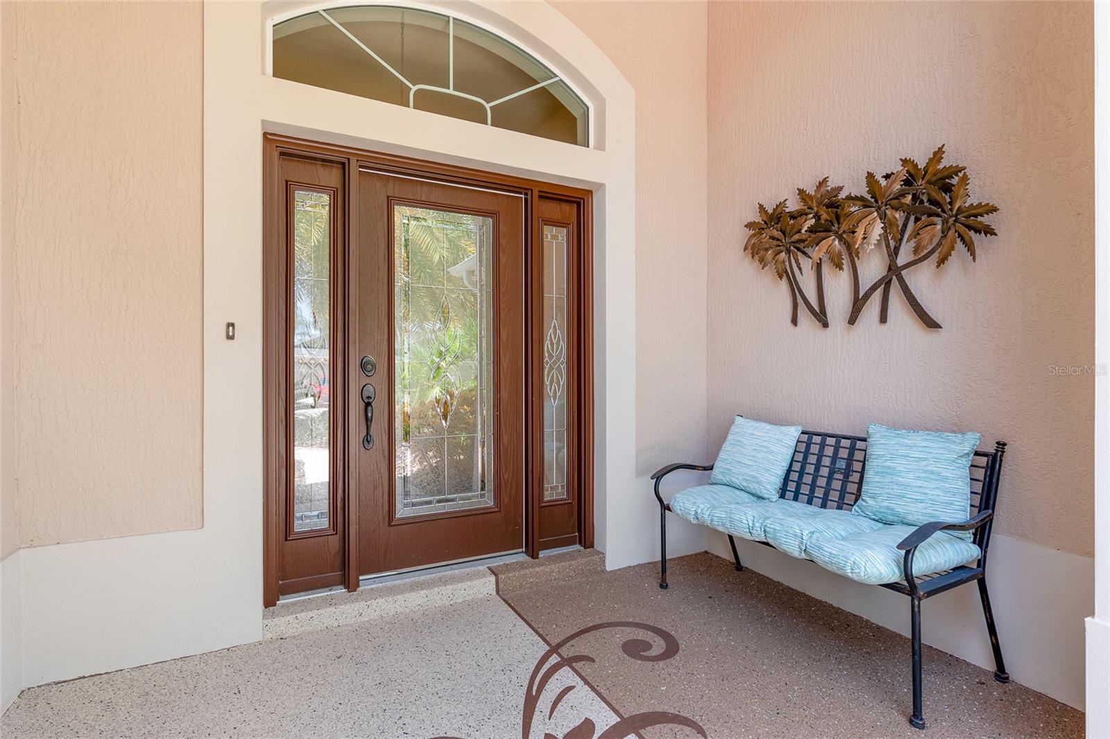 Listing photo id 47 for 3348 Queensway Terrace
