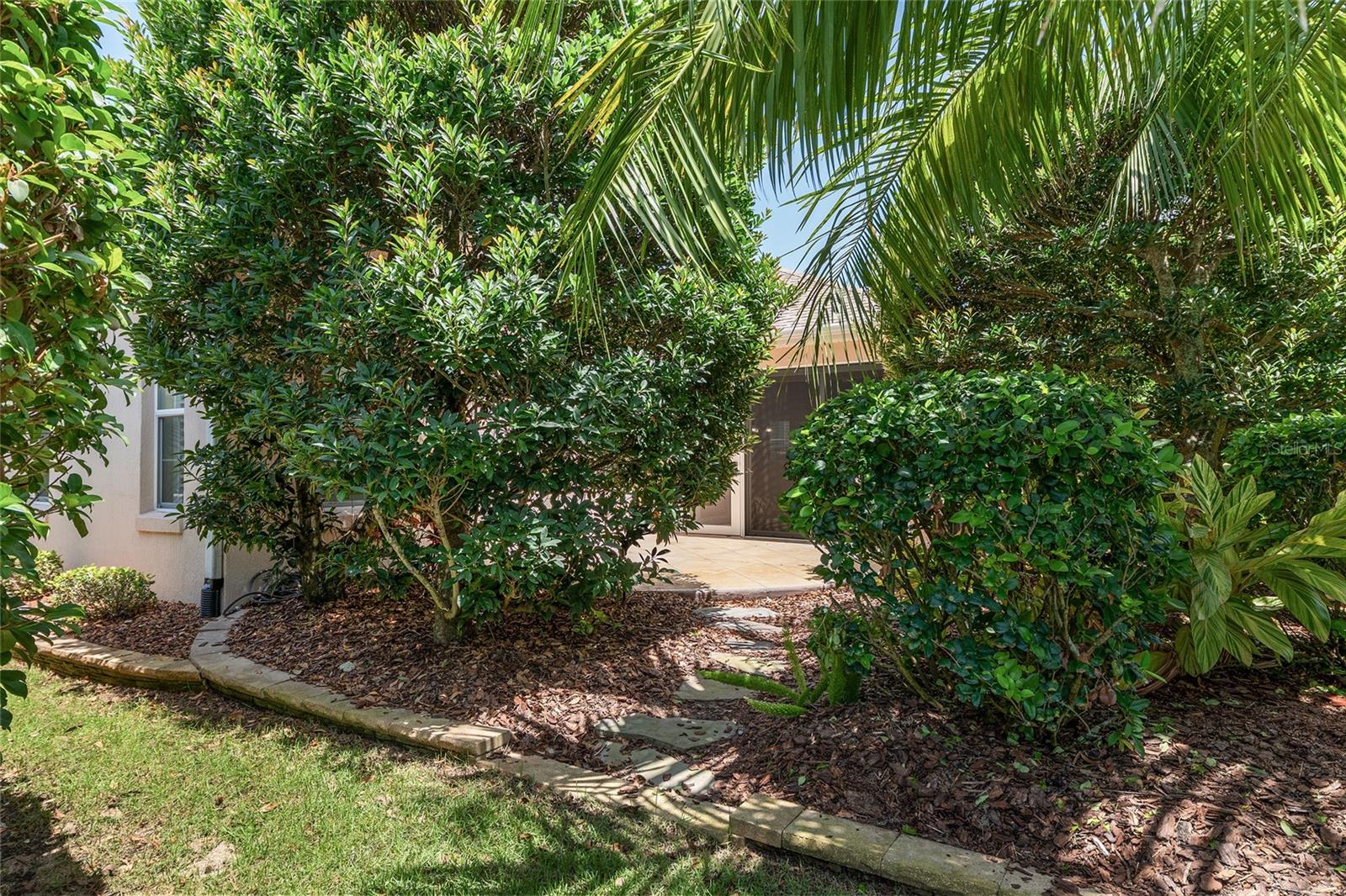 Listing photo id 50 for 3348 Queensway Terrace