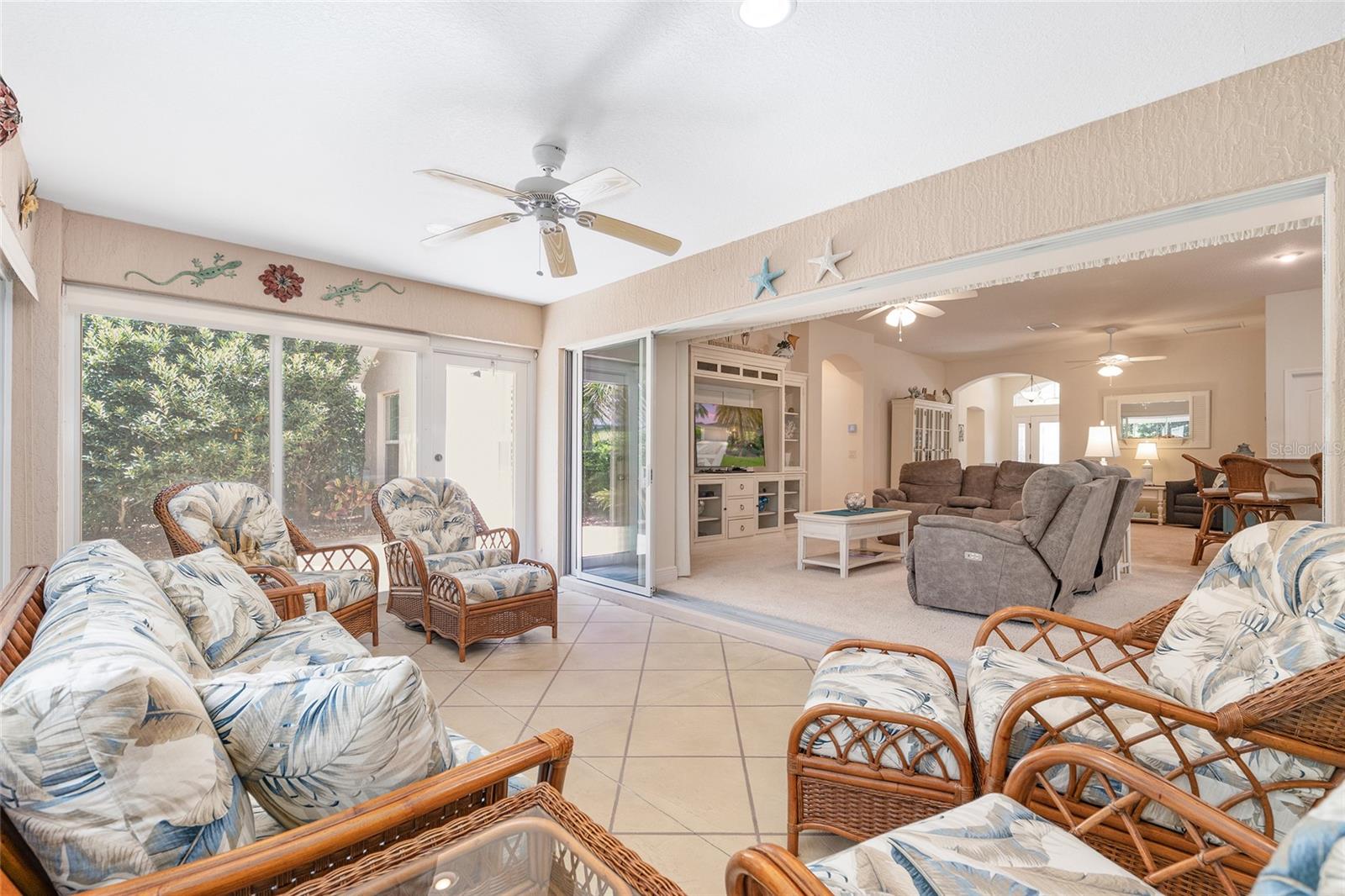Listing photo id 6 for 3348 Queensway Terrace