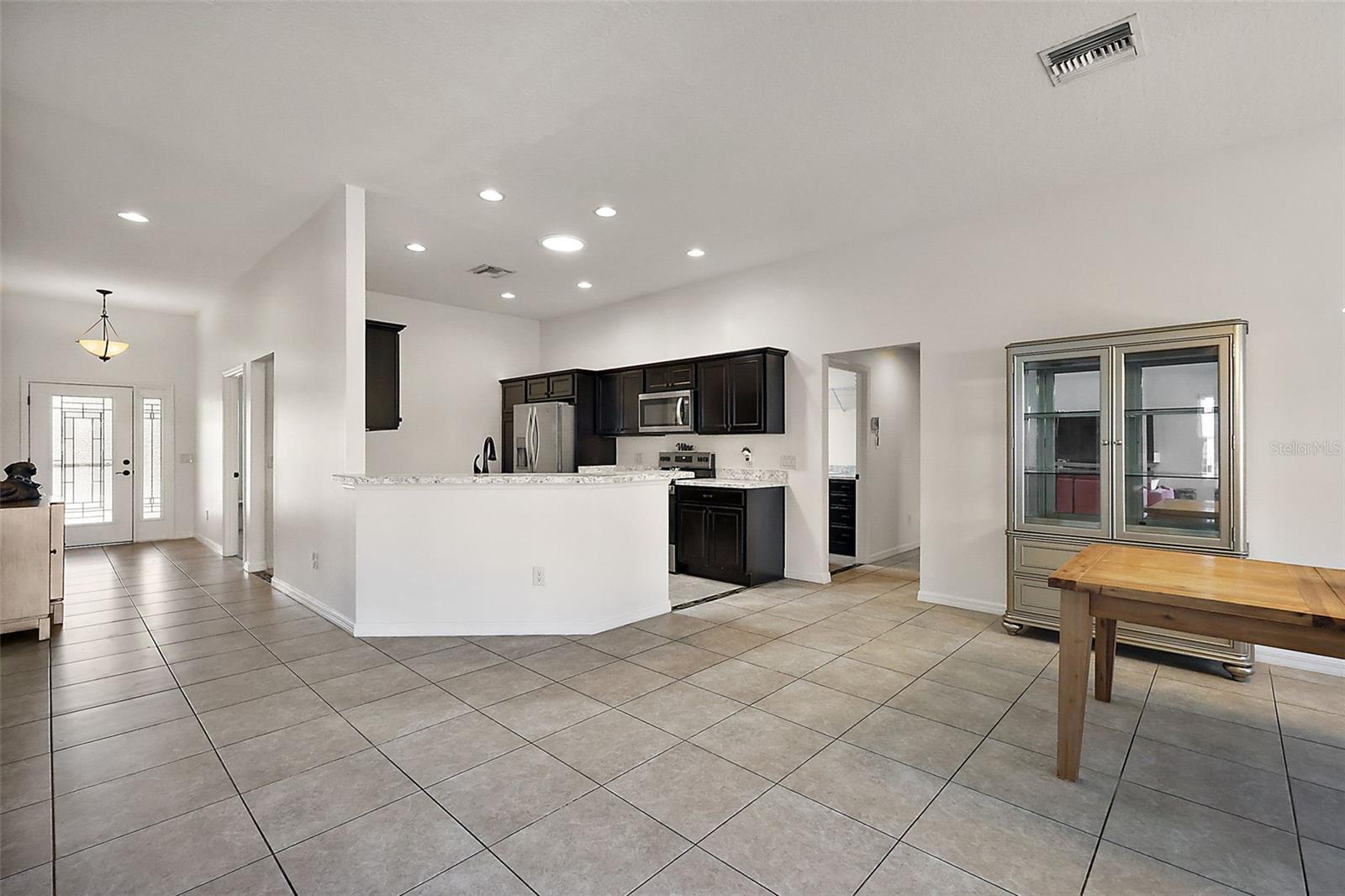 Image 12 of 39 For 11216 Hess Way