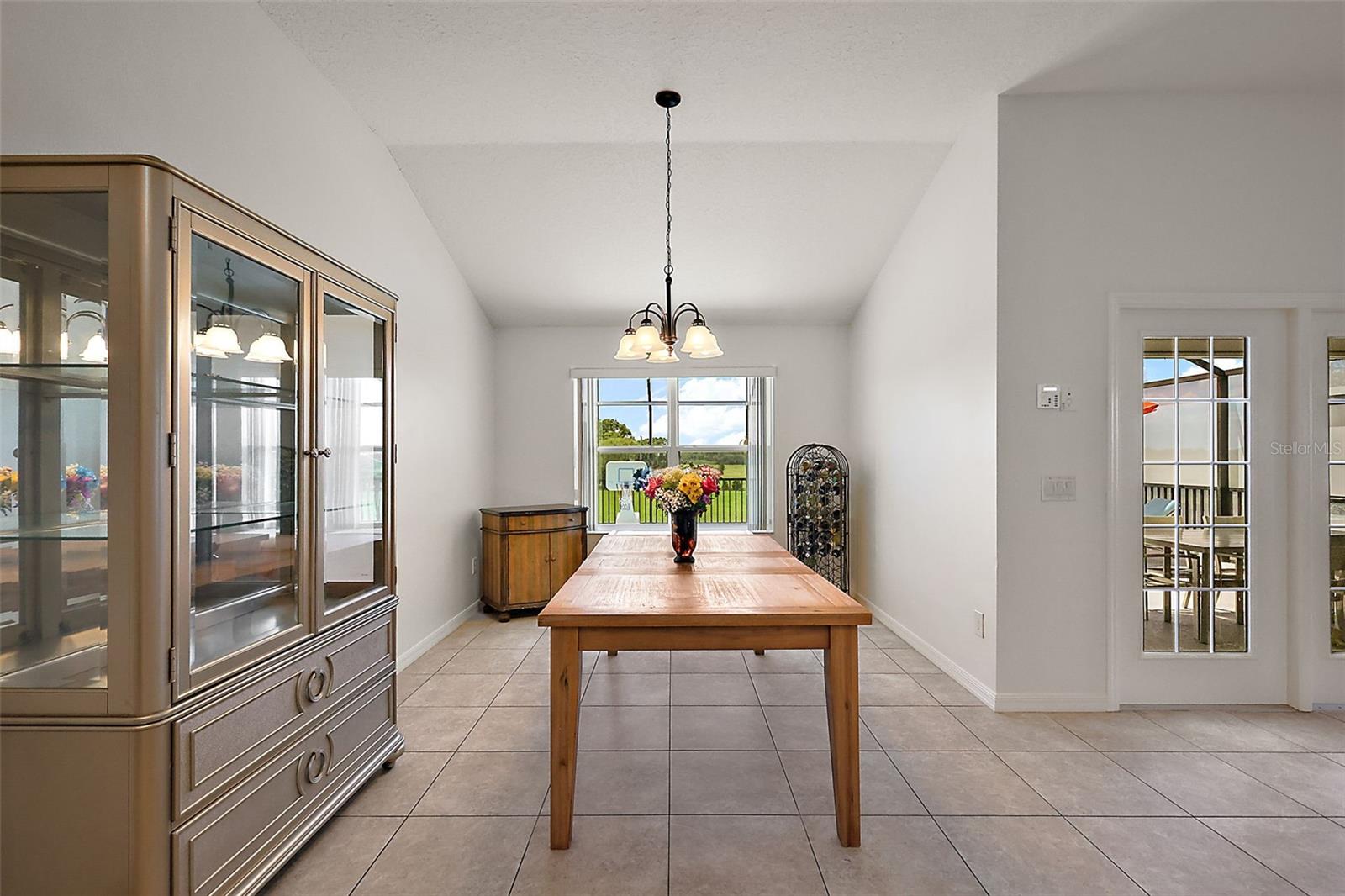 Image 13 of 39 For 11216 Hess Way