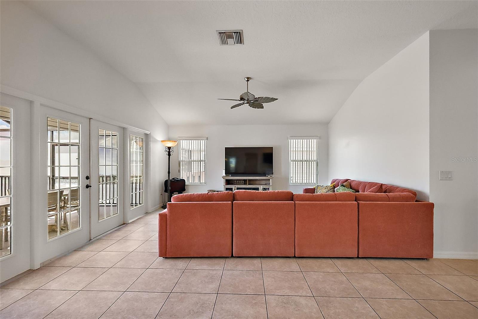 Image 15 of 39 For 11216 Hess Way