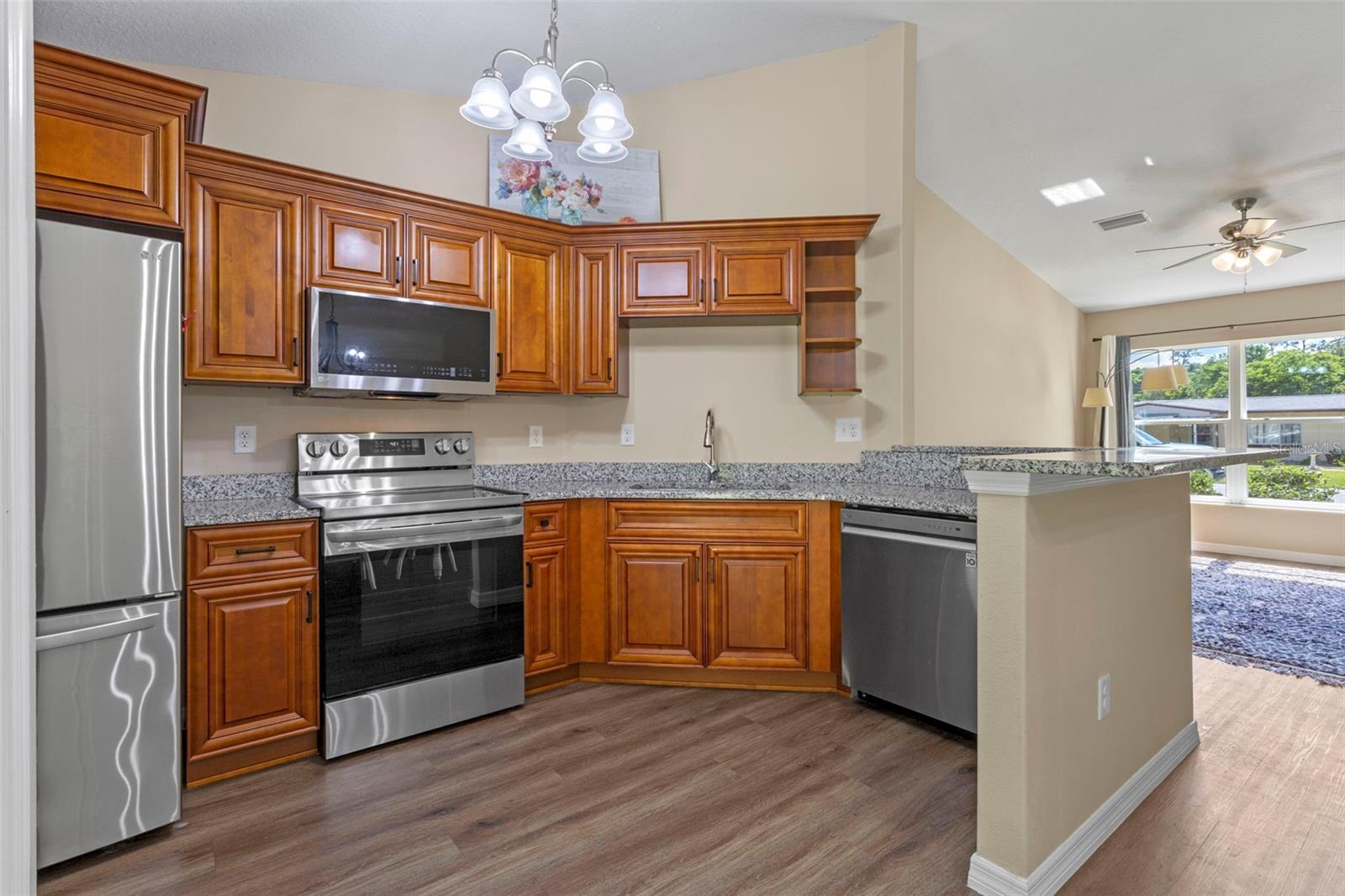 Image 10 of 30 For 710 Stanley Avenue