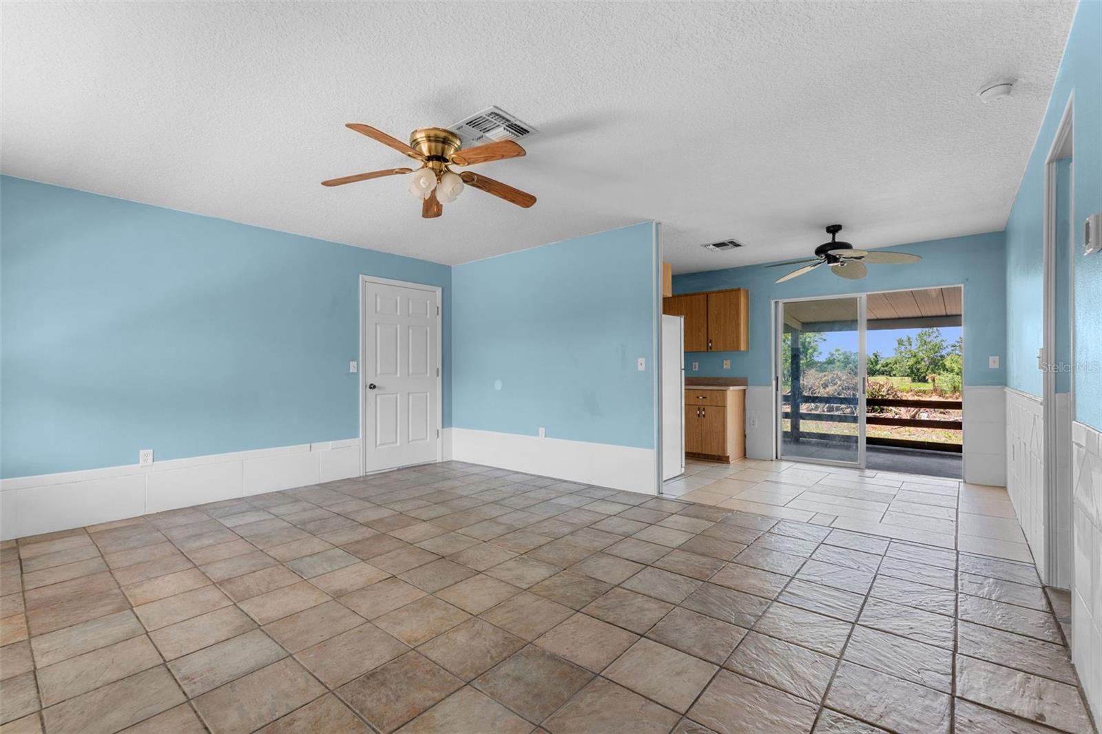 Image 3 of 39 For 15816 Mullins Boulevard