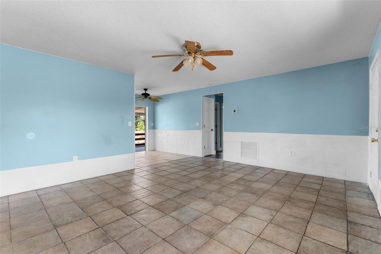Image 4 of 39 For 15816 Mullins Boulevard