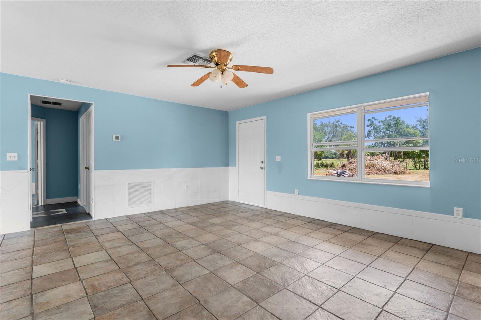 Image 5 of 39 For 15816 Mullins Boulevard