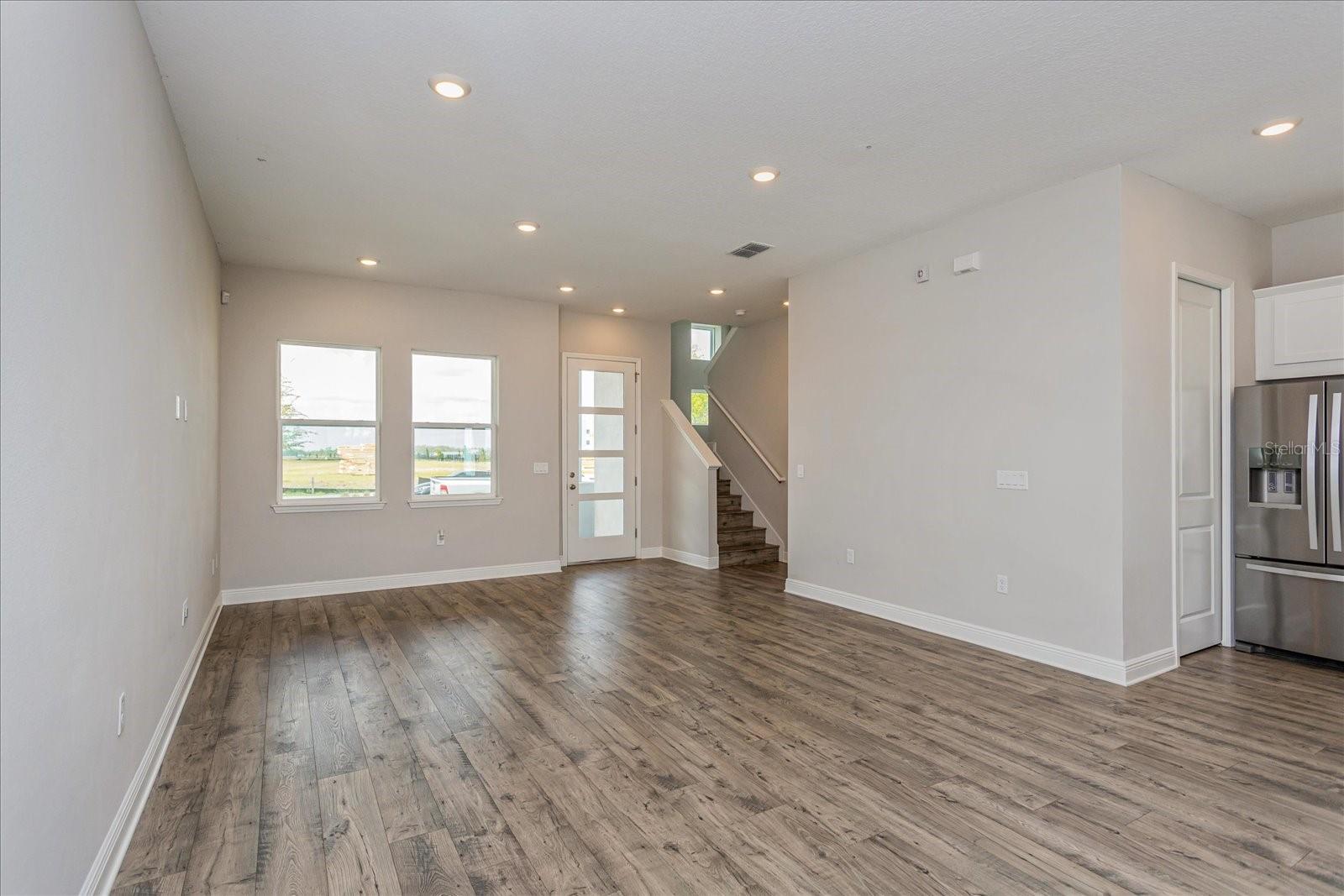 Image 4 of 51 For 9877 Peebles Street